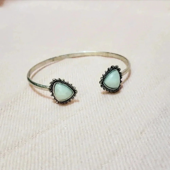 TEAL TONED STONE BRACELET - Picture 2 of 5